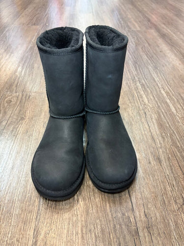 UGG Black Classic Short Leather Boots sz 5