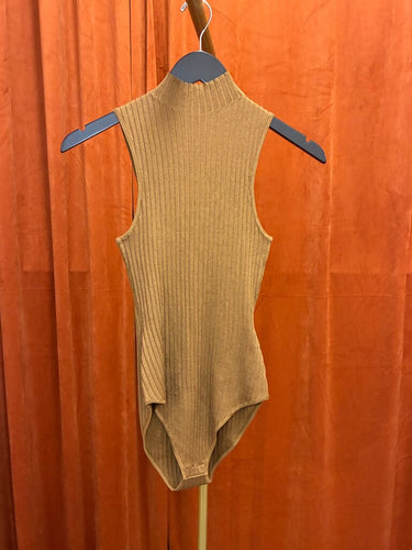 Toccin Mock Neck Ribbed Bodysuit sz M