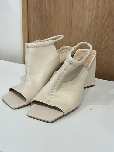 Vince Camuto Amangila Off-White Leather Slingback Sandals sz 9.5M