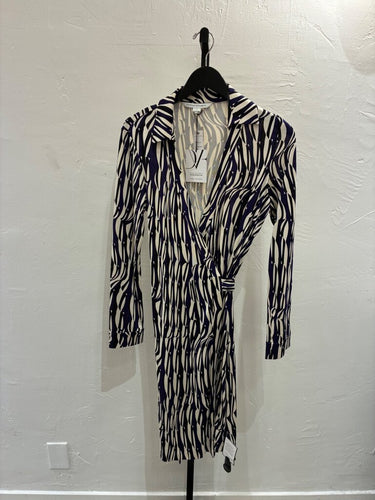Diane von Furstenberg New Jeanne Two Wrap Dress in Glass Weave Purple sz 12