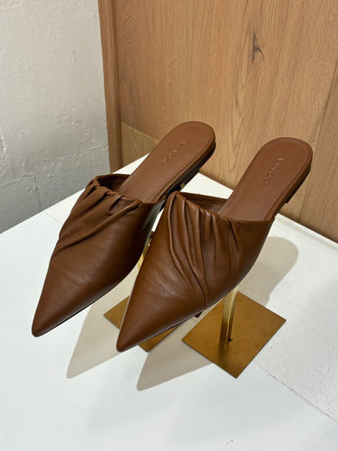 Vince Ruched Pointed Toe Leather Mules sz 7.5M