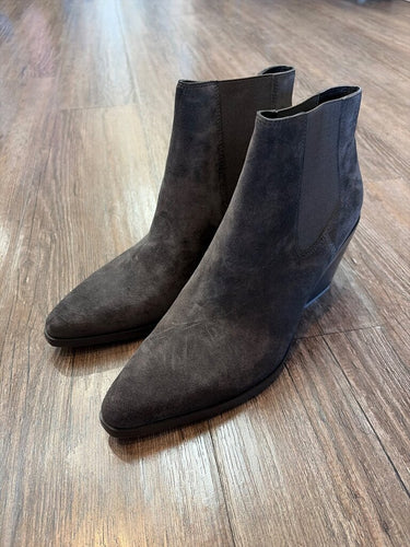 rag & bone Grey Suede Pointed-Toe Chelsea Ankle Booties sz 40