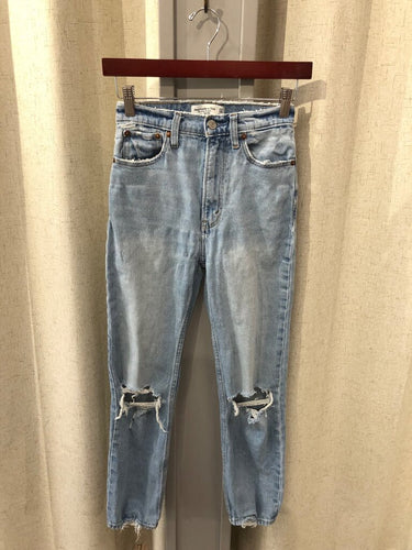 Abercrombie & Fitch The Ankle Straight Ultra High Rise Distressed Jeans sz 24/00R