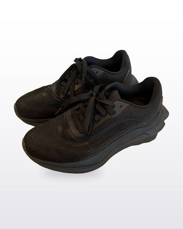 Alo Yoga Black Alo Runner Sneakers sz 6.5
