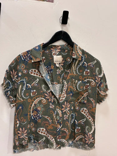 Industry Olive Paisley Frayed Hem Short Sleeve Top sz S/P