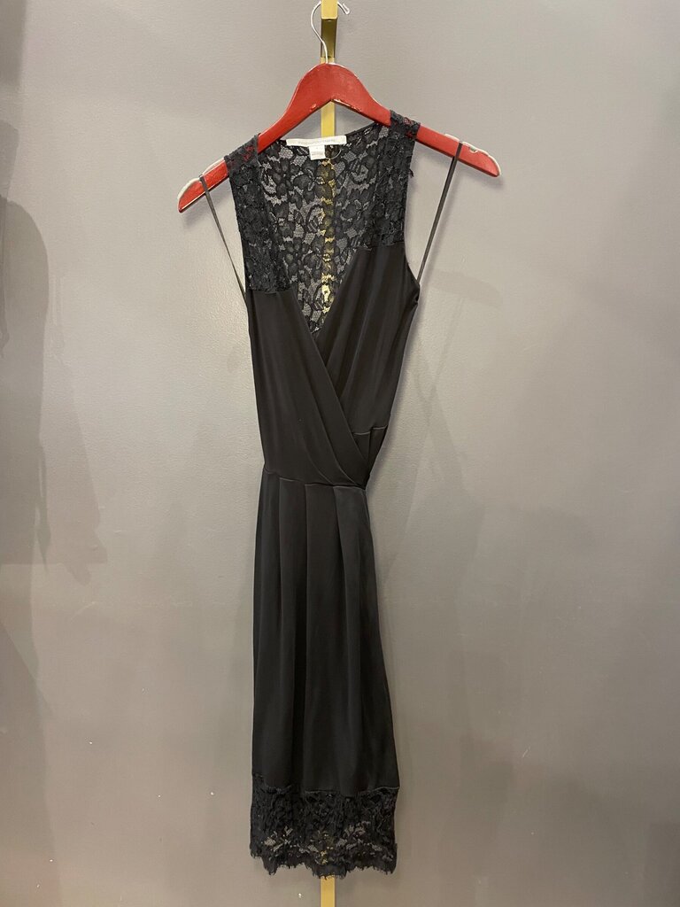 Diane von Furstenberg Black Lace Wrap Dress sz 4