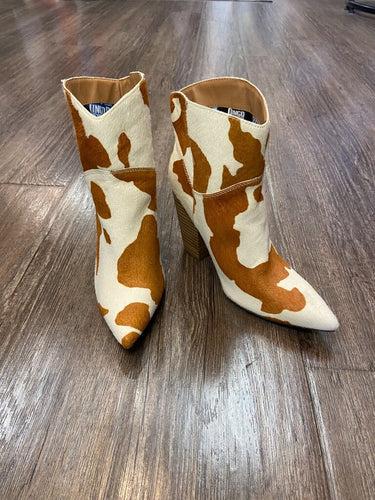 Dingo Cow-Print Calf Hair Ankle Booties sz 8M