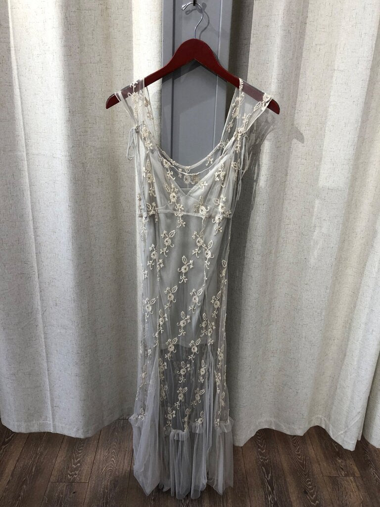 Kimchi Blue Embroidered Tulle Maxi Dress sz S-P