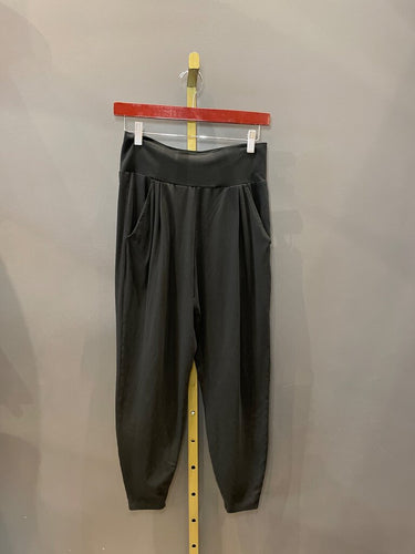 Vuori Black High-Rise Pleated Jogger Pants sz S