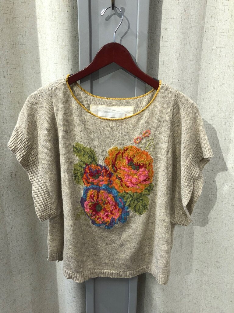 Angel of the North Floral Embroidered Short Sleeve Knit Sweater sz S