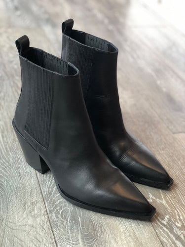 Aeyde Black Leather Pointed-Toe Ankle Booties sz 39