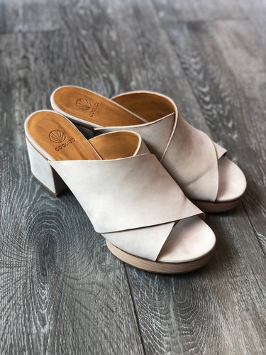 Coclico Crossover Leather Heeled Mules sz 38.5