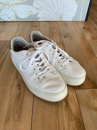 Vince White Leather Low-Top Sneakers with Silver Heel Tab sz 8