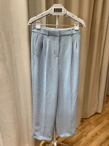 Aritzia Effortless Pant in Light Blue sz 4