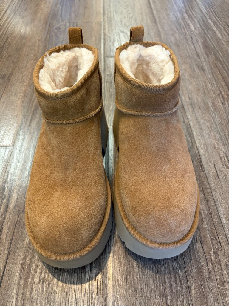 UGG Chestnut Suede Platform Ankle Boots sz 9