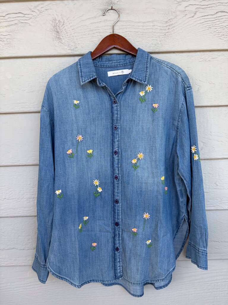 Billy T Embroidered Floral Chambray Button-Up Shirt sz S