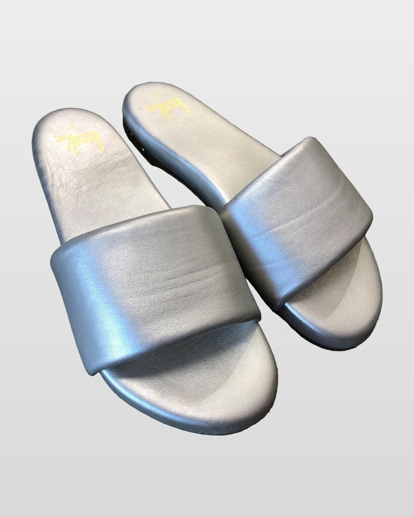 beek Metallic Silver Puffy Leather Slide Sandals sz 7