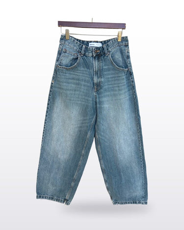 Bershka High Rise Relaxed Barrel Leg Jeans Size 30 sz 30