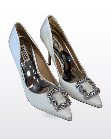 Badgley Mischka Cher Satin Crystal Buckle Pumps sz 9