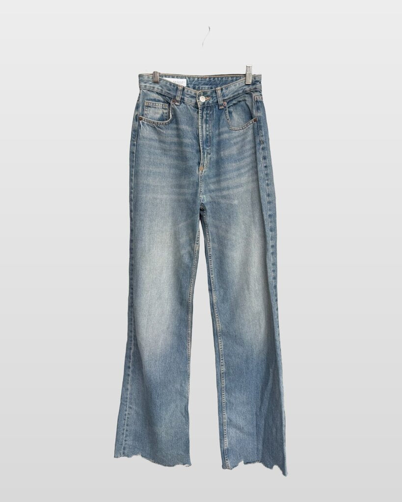 Zara Distressed Straight Leg Jeans sz 4