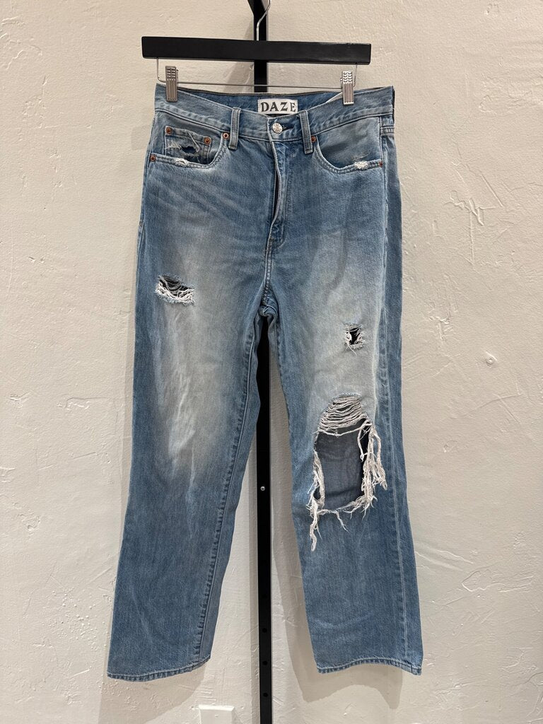 Daze Distressed Straight Leg Jeans sz 28