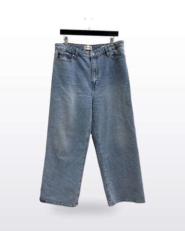 Frame Light Wash Straight Leg Jeans sz 33