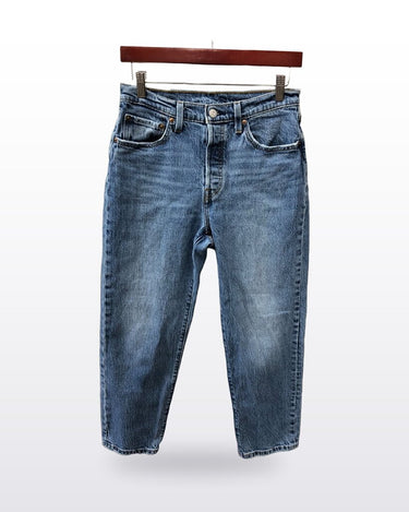 Levi's 501 Crop Straight Leg Jeans in Medium Wash sz 28