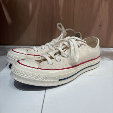 Converse Low Top All Stars- Size 6