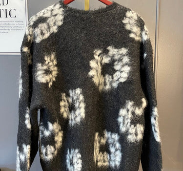 Black and White Pattern Button NWT