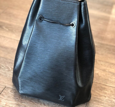 Louis Vuitton Black Epi Leather Avenue Sling Bag