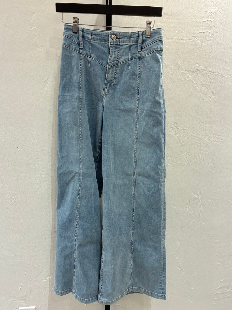 We The Free Light Blue Wide Leg Jeans sz 27