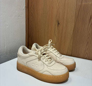 Alo Recovery Mode Sneakers in Clay Size 7.5