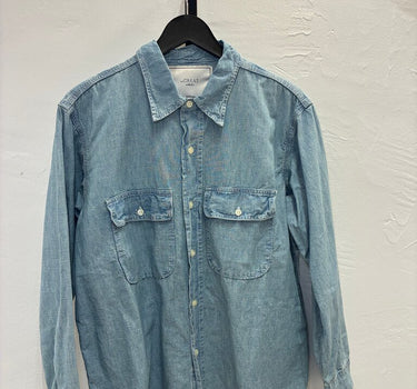 The Great Chambray Button Down Size 3 (L)