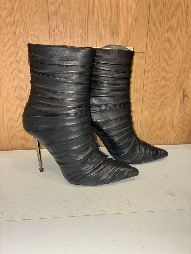 Tom Ford Black Pointed Toe Boots with Zipper Size 38