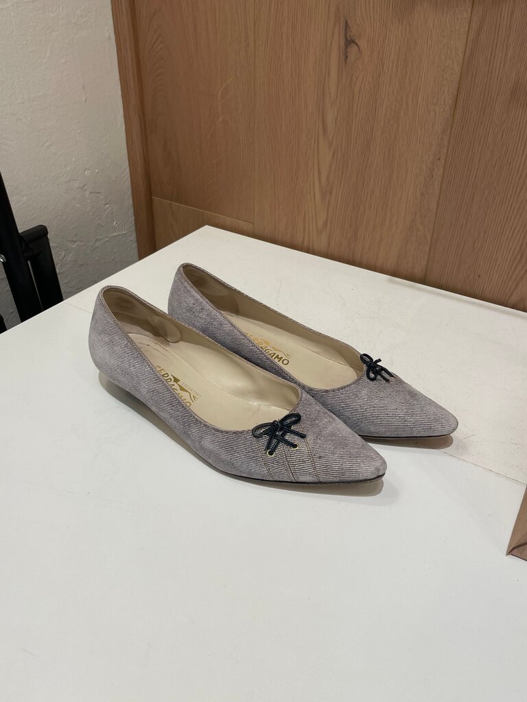 Ferragamo Vintage Pointed Toe Flats Size 8