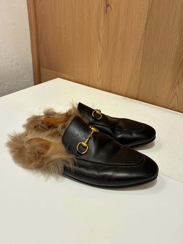 Gucci Black Leather Slides w/ Fur sz 37
