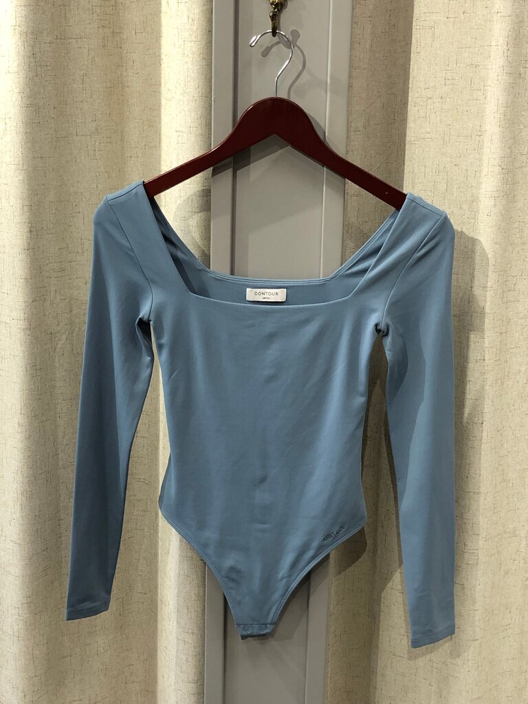 Aritzia Contour Long Sleeve Bodysuit size XS