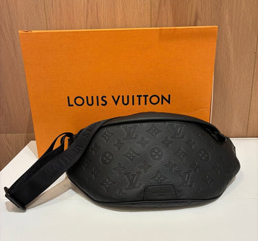 Louis Vuitton Black Discovery Bumbag