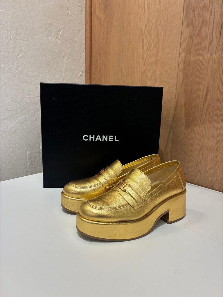 Chanel Gold Platform Interlocking CC Logo Loafers Size 37