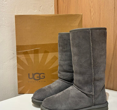 UGG Australia Boots Size 6