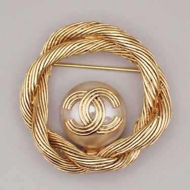 Chanel Vintage CC Logo Imitation Pearl Brooch Gold-Plated